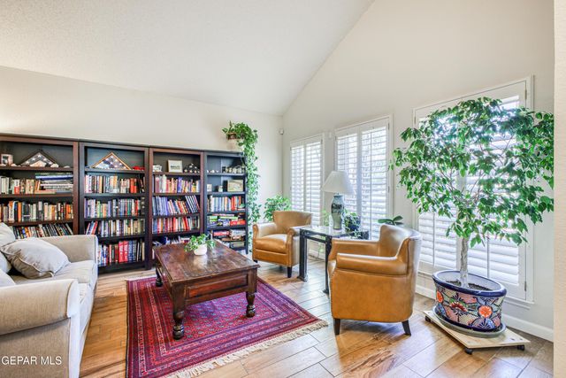 855 VIA REDONDA Court, El Paso, TX 79912