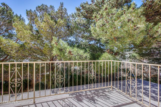 855 VIA REDONDA Court, El Paso, TX 79912