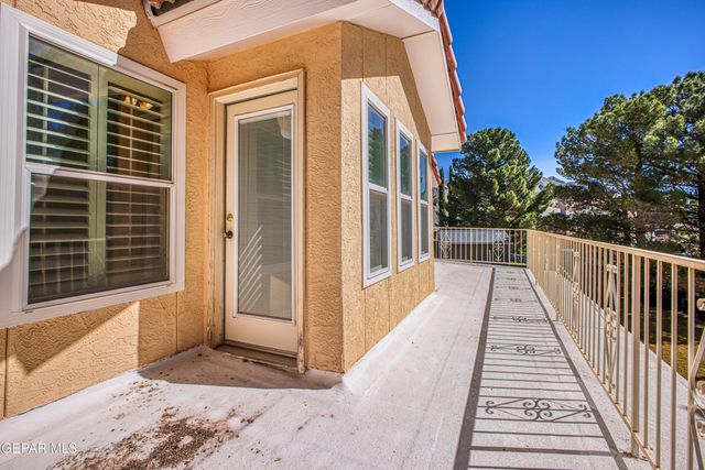 855 VIA REDONDA Court, El Paso, TX 79912