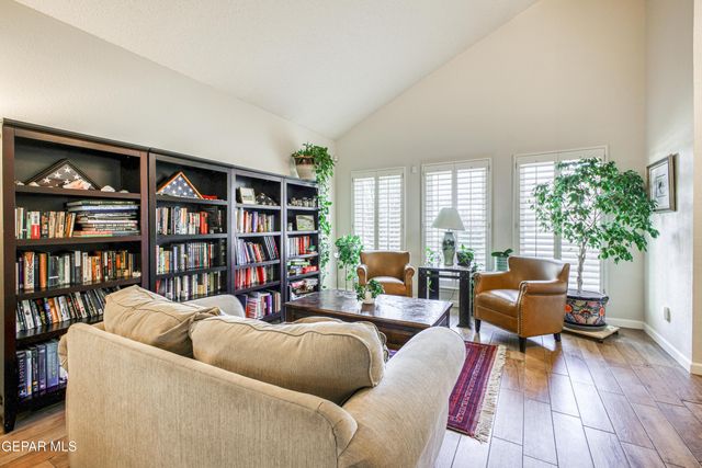 855 VIA REDONDA Court, El Paso, TX 79912