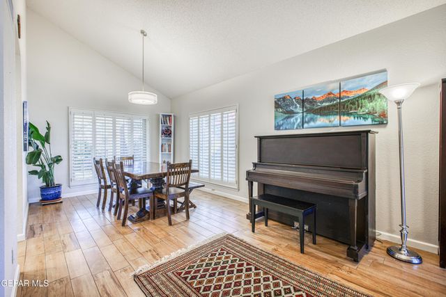 855 VIA REDONDA Court, El Paso, TX 79912