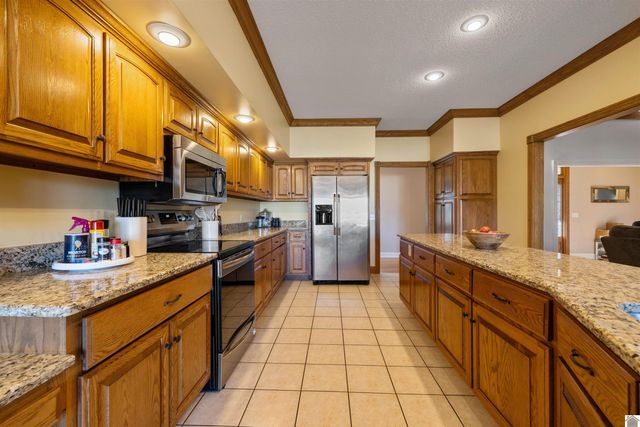 864 Pleasant Grove Road, Hazel, KY 42049