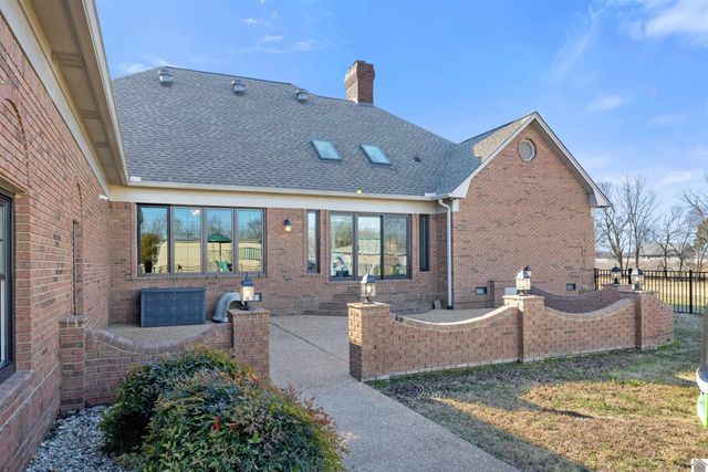 864 Pleasant Grove Road, Hazel, KY 42049