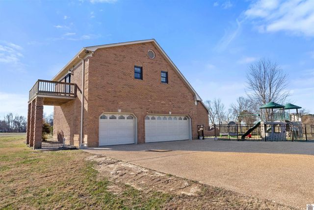 864 Pleasant Grove Road, Hazel, KY 42049