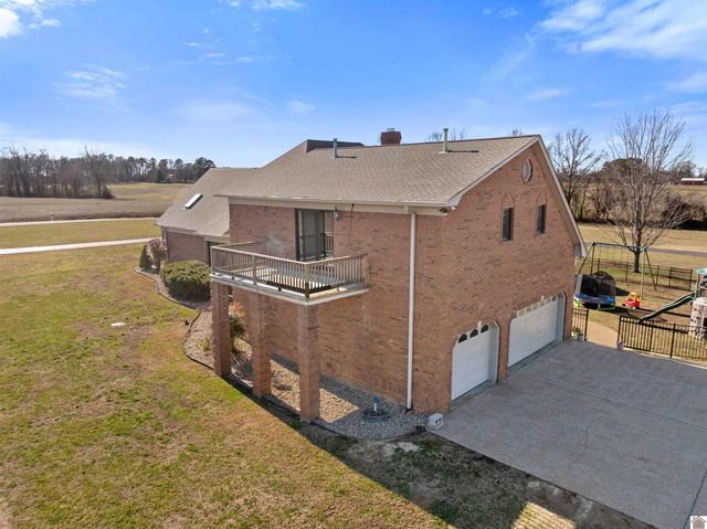 864 Pleasant Grove Road, Hazel, KY 42049