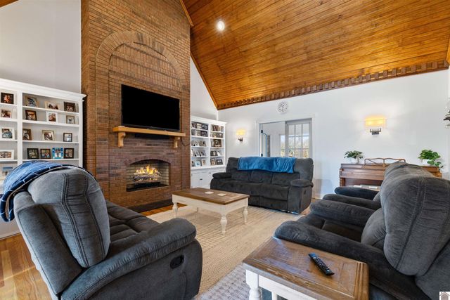 864 Pleasant Grove Road, Hazel, KY 42049