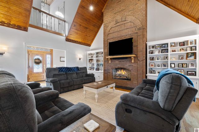 864 Pleasant Grove Road, Hazel, KY 42049