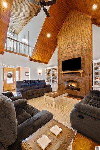 864 Pleasant Grove Road, Hazel, KY 42049