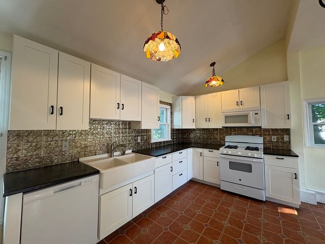 100 Summit Ave 2, Winthrop, MA 02152
