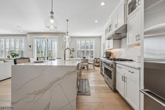 14 Chelsea Rd, Warren Twp., NJ 07059