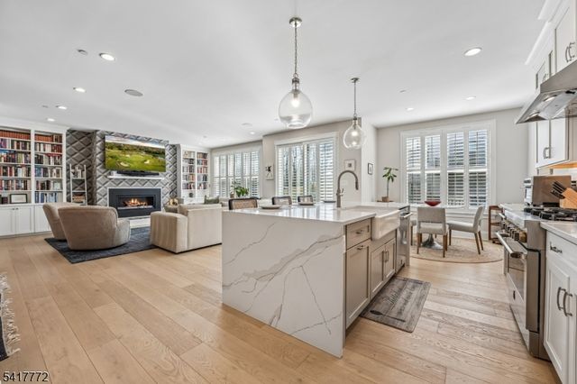 14 Chelsea Rd, Warren Twp., NJ 07059