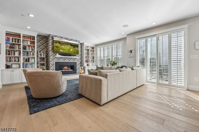 14 Chelsea Rd, Warren Twp., NJ 07059