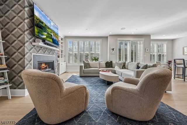 14 Chelsea Rd, Warren Twp., NJ 07059