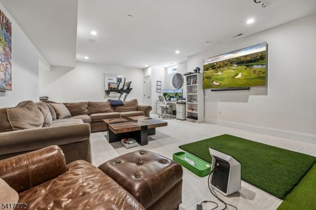 14 Chelsea Rd, Warren Twp., NJ 07059