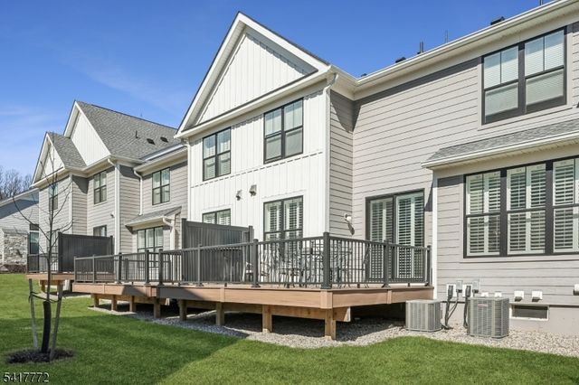 14 Chelsea Rd, Warren Twp., NJ 07059