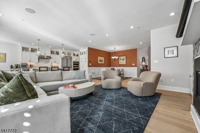 14 Chelsea Rd, Warren Twp., NJ 07059