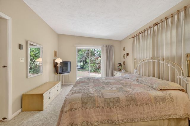 1509 W COUNTRY CLUB DRIVE, Tampa, FL 33612