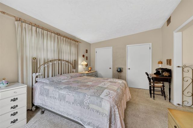 1509 W COUNTRY CLUB DRIVE, Tampa, FL 33612