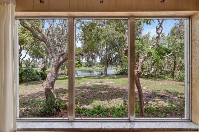 1509 W COUNTRY CLUB DRIVE, Tampa, FL 33612