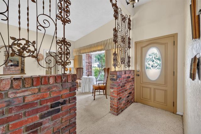 1509 W COUNTRY CLUB DRIVE, Tampa, FL 33612