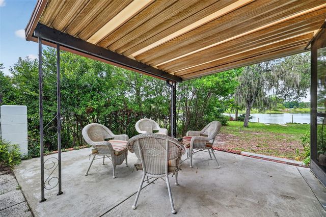 1509 W COUNTRY CLUB DRIVE, Tampa, FL 33612