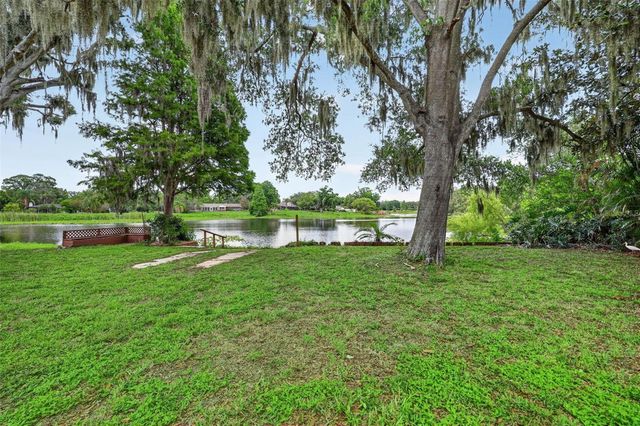 1509 W COUNTRY CLUB DRIVE, Tampa, FL 33612