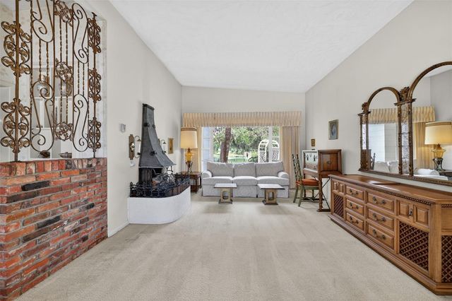 1509 W COUNTRY CLUB DRIVE, Tampa, FL 33612