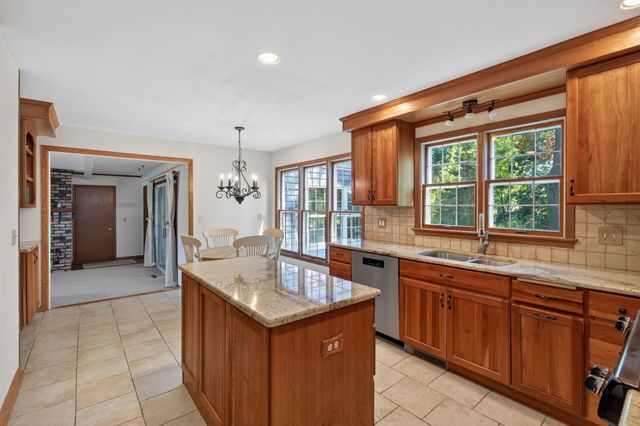 8906 138th Street Court, Apple Valley, MN 55124