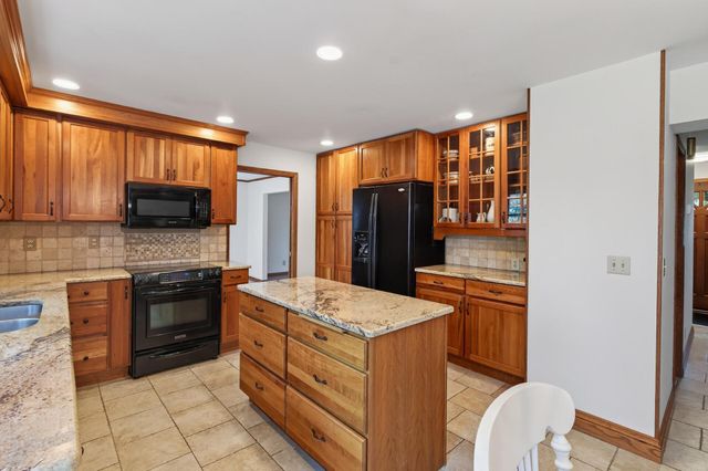 8906 138th Street Court, Apple Valley, MN 55124