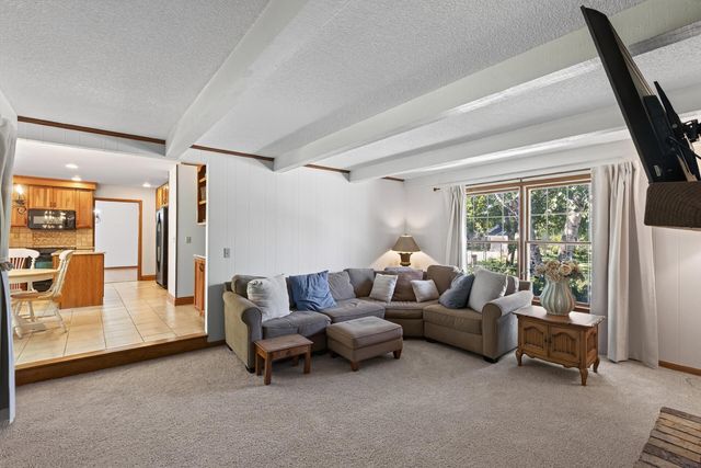 8906 138th Street Court, Apple Valley, MN 55124