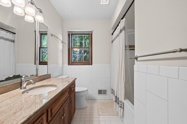 8906 138th Street Court, Apple Valley, MN 55124