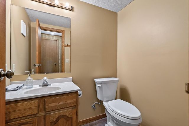 8906 138th Street Court, Apple Valley, MN 55124