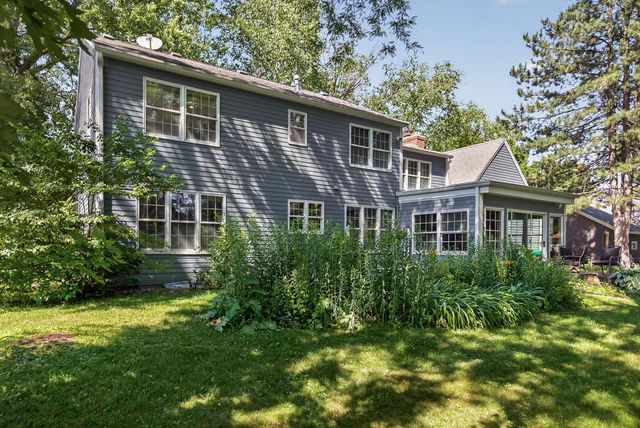 8906 138th Street Court, Apple Valley, MN 55124