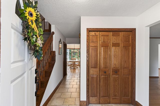 8906 138th Street Court, Apple Valley, MN 55124