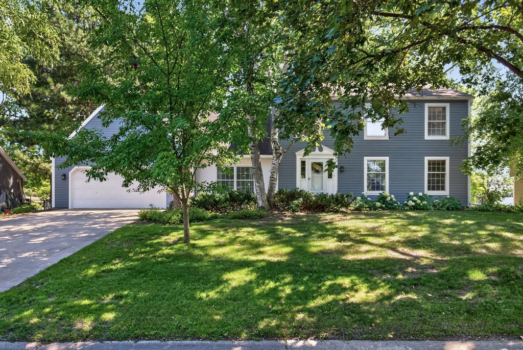 8906 138th Street Court, Apple Valley, MN 55124 — photo 2