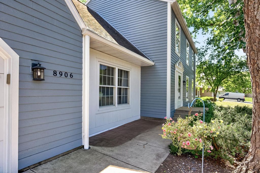 8906 138th Street Court, Apple Valley, MN 55124 — photo 4