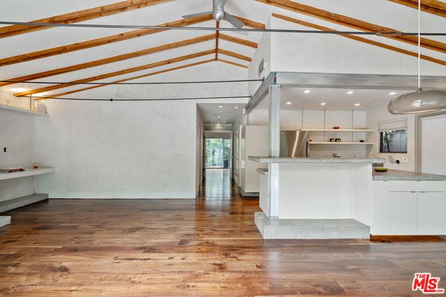625 Santa Clara Avenue, Venice, CA 90291