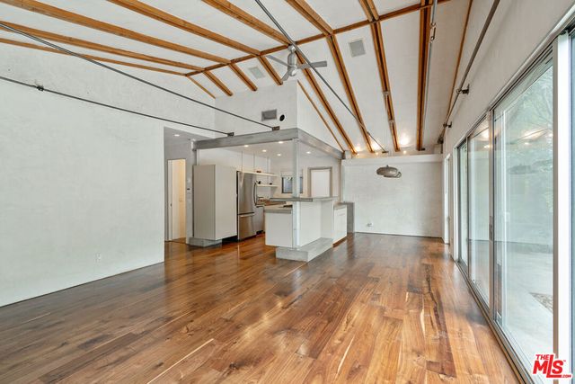 625 Santa Clara Avenue, Venice, CA 90291