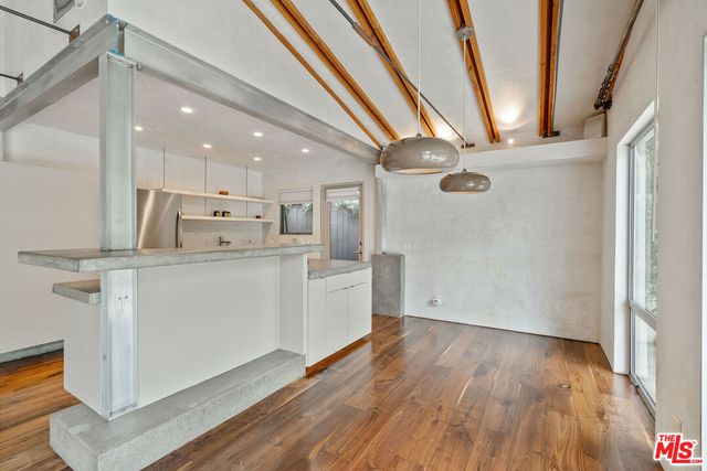 625 Santa Clara Avenue, Venice, CA 90291