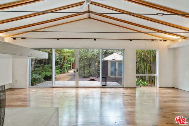 625 Santa Clara Avenue, Venice, CA 90291