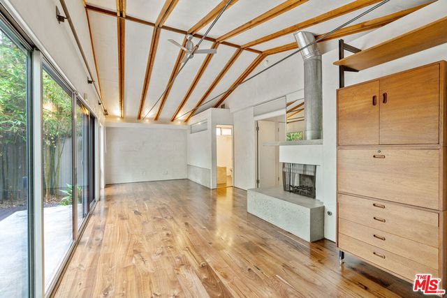 625 Santa Clara Avenue, Venice, CA 90291