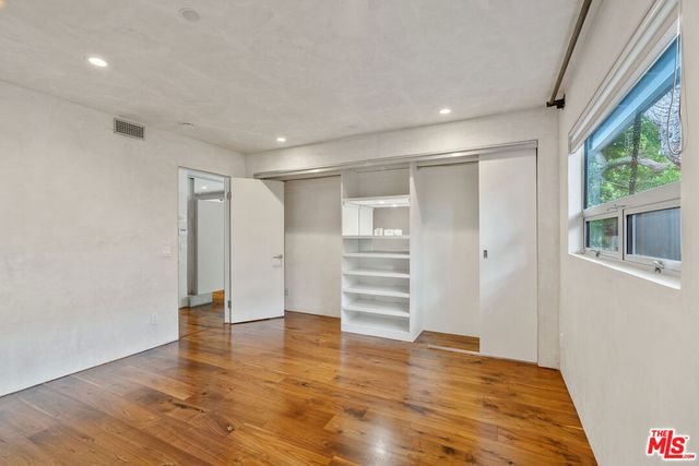 625 Santa Clara Avenue, Venice, CA 90291
