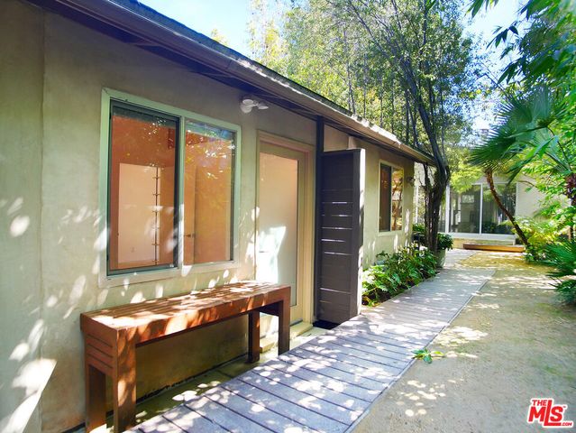 625 Santa Clara Avenue, Venice, CA 90291
