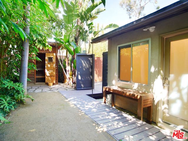 625 Santa Clara Avenue, Venice, CA 90291