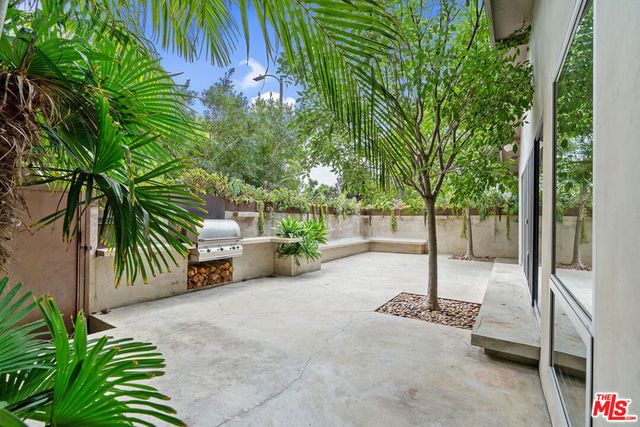 625 Santa Clara Avenue, Venice, CA 90291