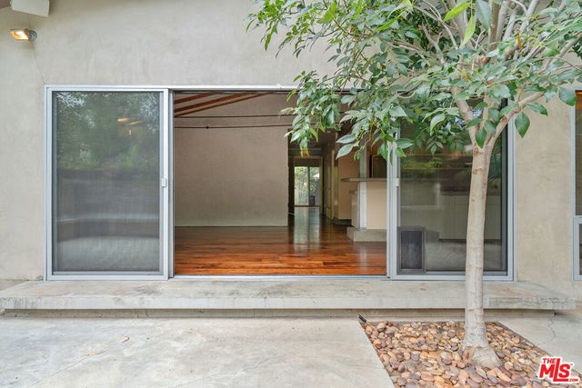 625 Santa Clara Avenue, Venice, CA 90291