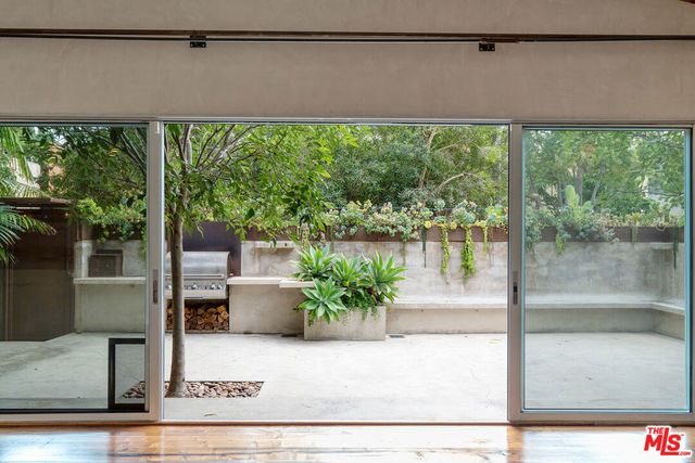 625 Santa Clara Avenue, Venice, CA 90291