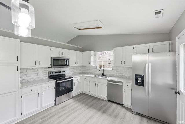8931 Whispering Woods Drive, Fort Wayne, IN 46804
