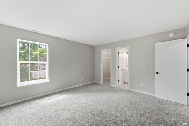 8931 Whispering Woods Drive, Fort Wayne, IN 46804