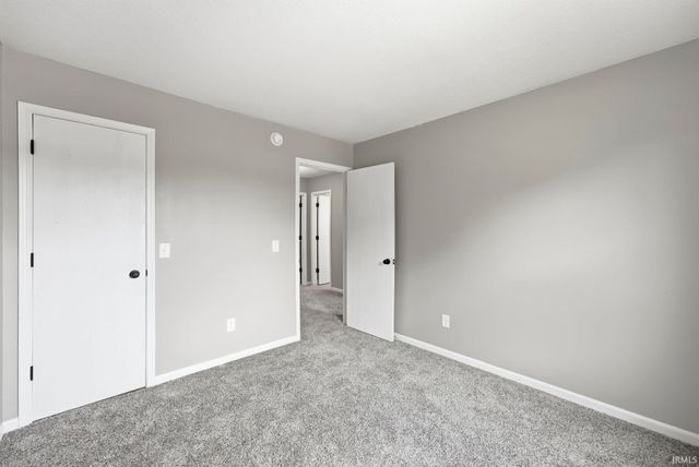 8931 Whispering Woods Drive, Fort Wayne, IN 46804